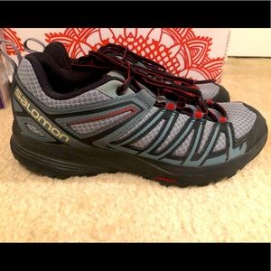 Men’s Salomon X Crest Hiking Shoes (7.5 medium)
